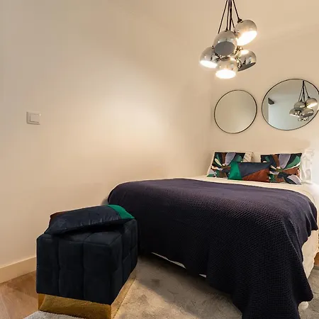 Lejlighed Designer 2bed1bath Mins To Famed Ramiro Restaurant Lisboa