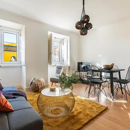Designer 2bed1bath Mins To Famed Ramiro Restaurant Apartment Lisbon